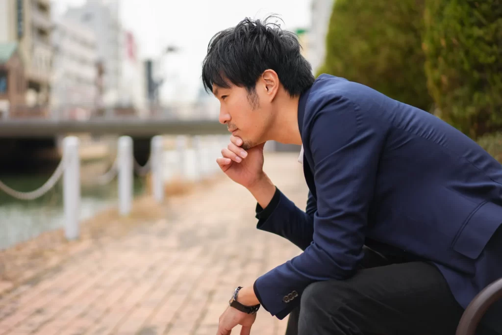 子供の就活が心配な50代女性