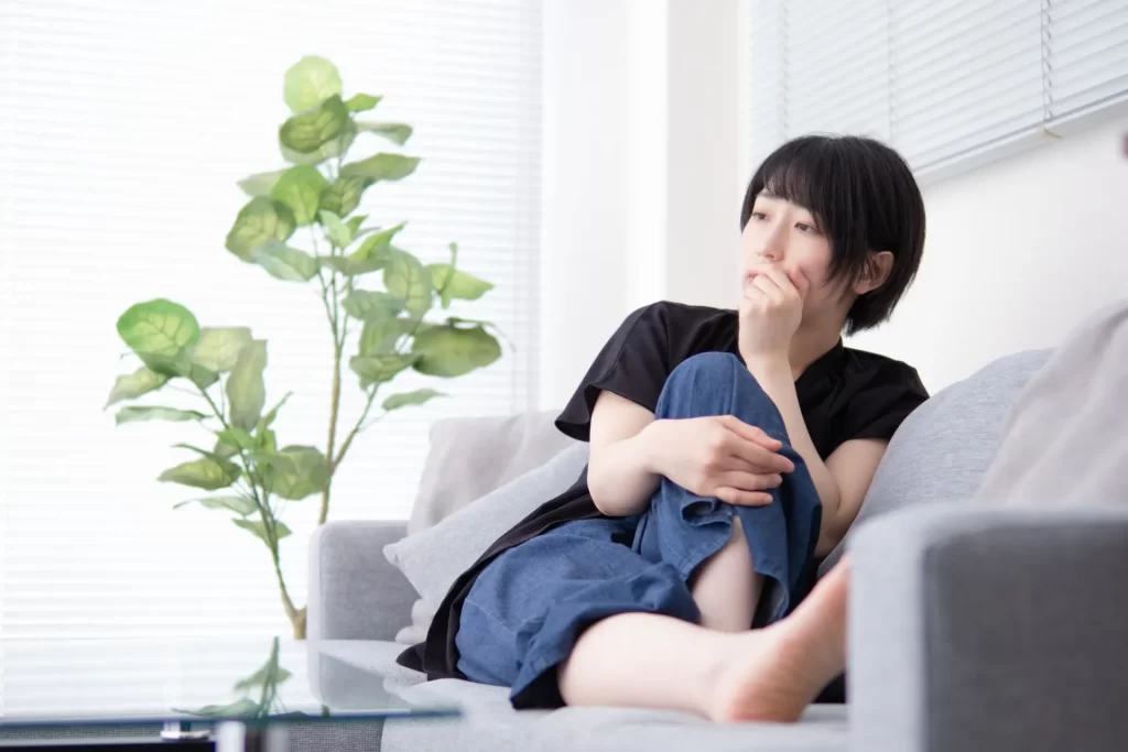 過去の恋愛を思い出してしまう40代独身女性