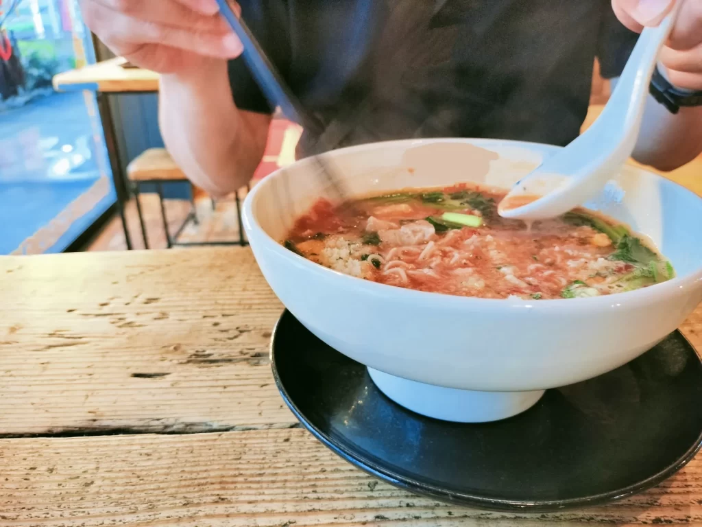 外食がやめられない20代独身男性