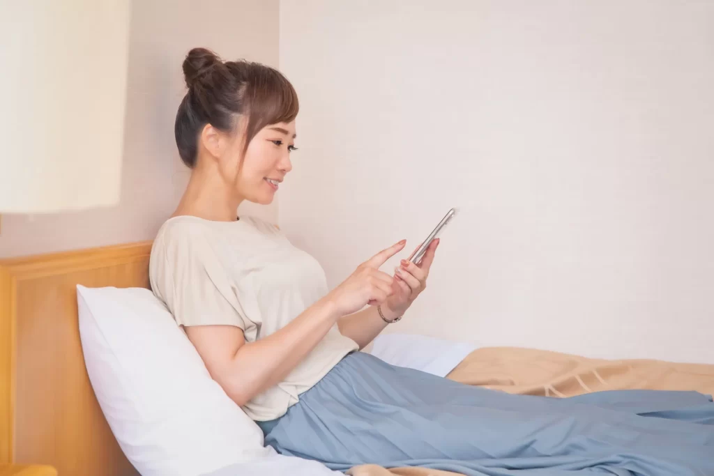 SNSをやめたいけどやめられない20代独身女性