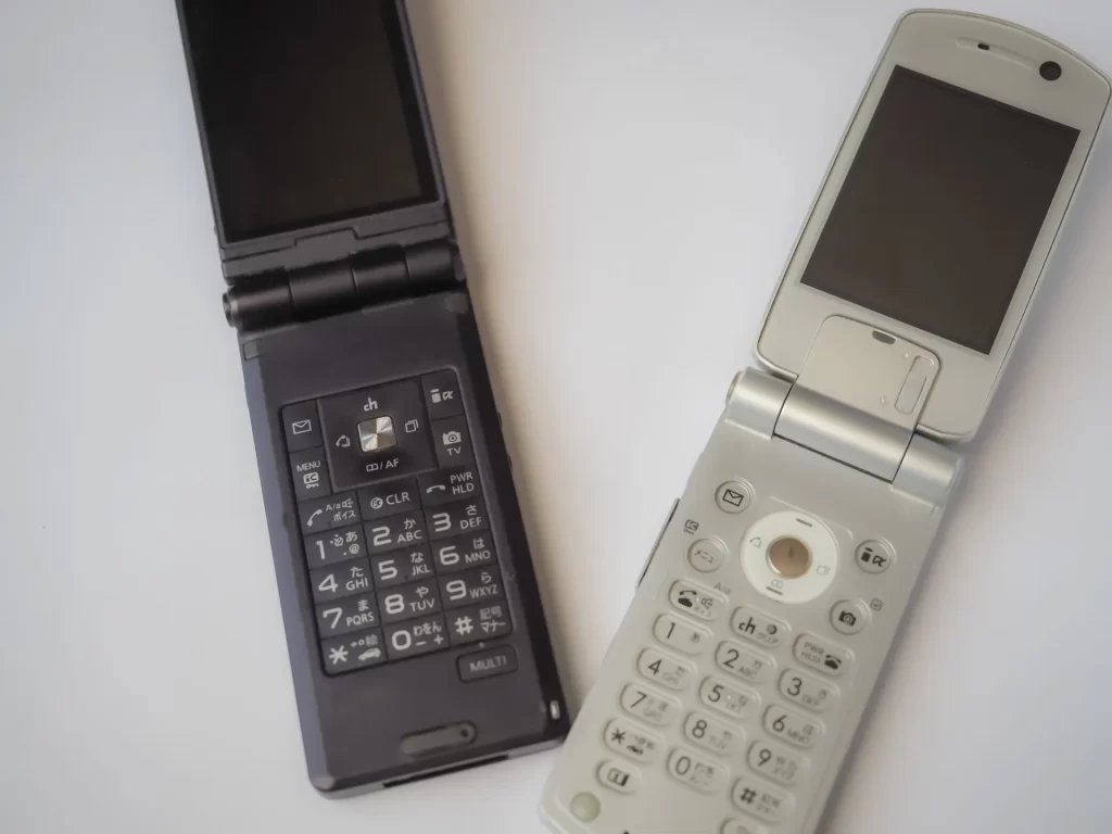 スマホをやめてガラケーに戻したい